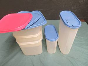 lot 69 image: 5 SETS OF VINTAGE TUPPERWARE CONTAINERS
