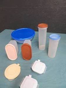 lot 70 image: 7 SETS OF VINTAGE TUPPERWARE - 1 STERILITE TUPPERWARE