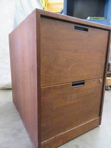 lot 87 image: HEAVY SOLID WOOD FILE CABNIET