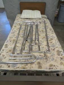lot 90 image: HOSPITAL BED