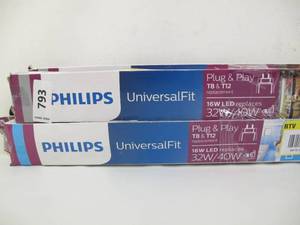 lot 586 image: Set of 4 Philips 32-Watt T8 40-Watt T12 4 ft. Linear Replacement Universal Fit LED Tube Light Bulb Cool White (5000K) (2-Pack)