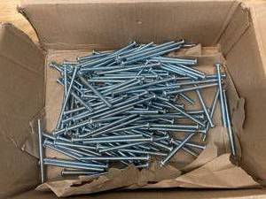 lot 99 image: Lot of 14 Machine Screws.  Mix of 3 12 and 4