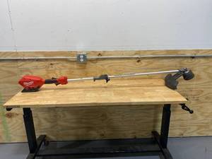 lot 77 image: MILWAUKEE M18 FUEL 18-Volt Lithium-Ion Cordless Brushless String Grass Trimmer with Attachment Capability (Tool-Only)