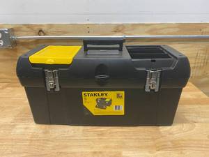 lot 83 image: STANLEY 024013S Series 2000 Tool Box 24 Inch With Tray