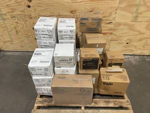 lot 90 image: Pallet of Various Hand Sanitizing SoapCleaning Products etc...