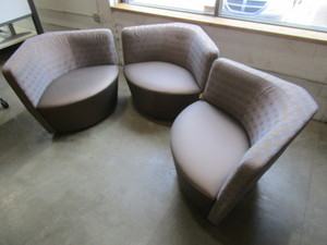 lot 103 image: KEILHAUER SWIVEL CHAIRS