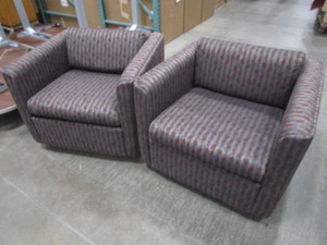 lot 104 image: CONTEMPORARY RECEPTION CHAIRS