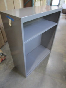 lot 113 image: TENNESCO 2 SHELF BOOKCASE