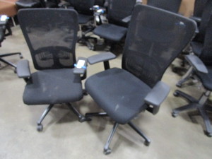 lot 156 image: TWO HAWORTH ZODY ADJUSTABLE EXECUTIVE OFFICE CHAIRS