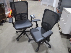 lot 158 image: TWO HAWORTH ZODY ADJUSTABLE EXECUTIVE OFFICE CHAIRS