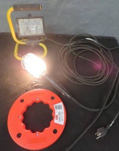 lot 9 image: STEEL WIRE TAPE  2 SHOP LIGHTS