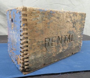 lot 24 image: VINTAGE BOX WITH 7 SPRINGS AND WENTCH STRAPS