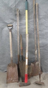 lot 39 image: LOT OF VINTAGE SHOVELS  PICK AX