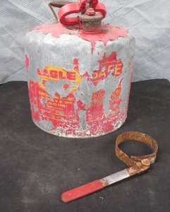 lot 42 image: VINTAGE EAGLE GAS CAN