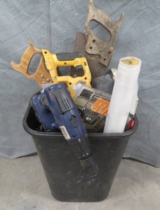 lot 43 image: MYSTRY PLASTIC GARBAGE CAN WITH TOOLS.