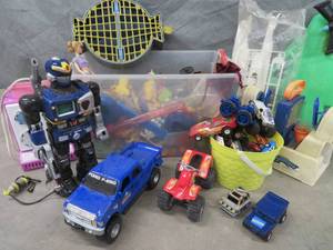 lot 45 image: LARGE TOY COLLECTABLE LOT.