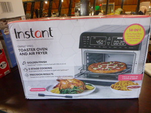 lot 15 image: NEW Instant Omni Pro Toaster Oven and Air Fryer