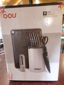lot 22 image: NEW OOU 9 Piece Knife Set
