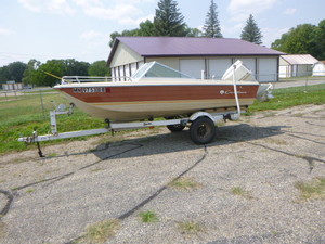 lot 1 image: 1972 Crestliner Tri-Hull Muskie Boat and 2021 Homemade Boat Trailer