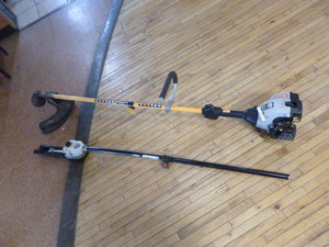 lot 52 image: Ryobi Weed Whip