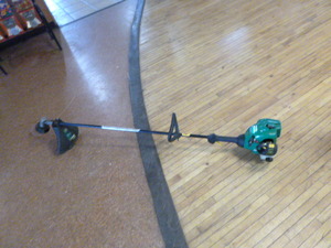 lot 53 image: Weed Eater Feather Lite Weed Whip