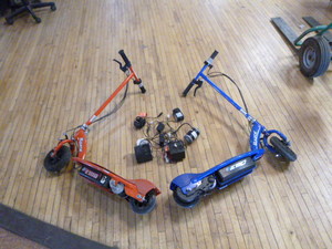 lot 54 image: 2 Razor Scooters for Repair or Parts