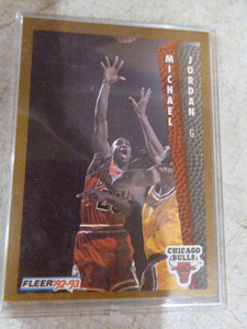 lot 69 image: Fleer 92-93 Michael Jordan Basketball Card