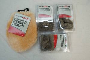 lot 34 image: Auto accessories