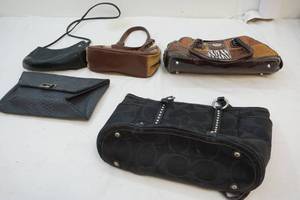 lot 52 image: Purses