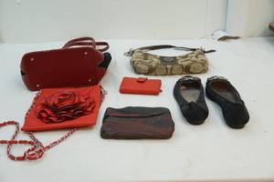 lot 53 image: Purses