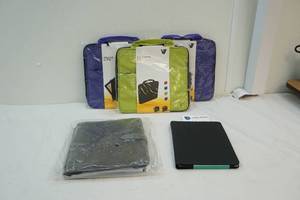 lot 58 image: Ipad accessories