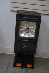 lot 70 image: Subwoofer, speakers