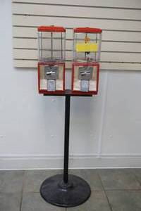 lot 72 image: Candy dispenser