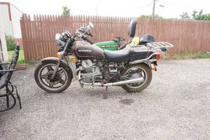 lot 5 image: Honda motorcycle