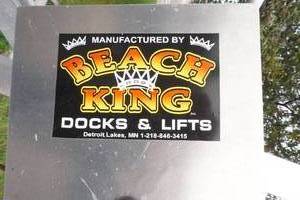 lot 7 image: Jet ski lift