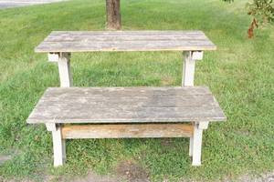 lot 13 image: Patio bench table