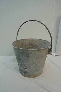 lot 84 image: Pail