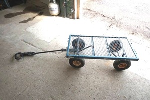 lot 97 image: Garden wagon