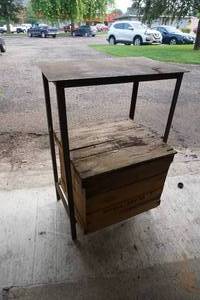 lot 98 image: Shop table