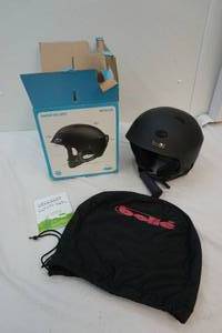 lot 99 image: Snow helmet