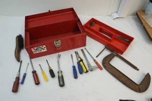 lot 207 image: Tool box, tools