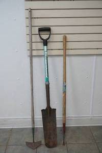 lot 80 image: Garden tools