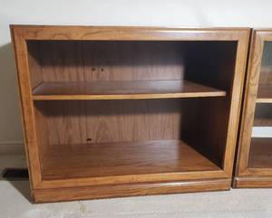 lot 61 image: Traditional Oak Open Bookshelves pair