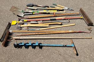 lot 123 image: Garage Tool Clean Out