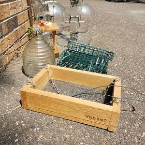 lot 125 image: Birds Paradise Feeder Collection