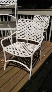lot 11 image: Brown Jordan White Patio Table and Chairs