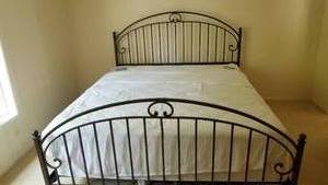lot 14 image: King Iron Bed Frame