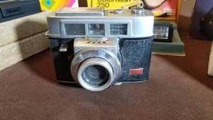 lot 91 image: Polaroid and Kodiak Vintage Camera Equipment