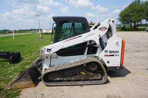 lot 1 image: 2013 Bobcat T590 Multi Terrain Tracked Skid Loader Skid Steer