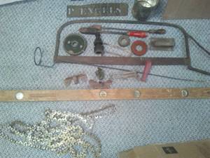 Miscellaneous tools, chainsaw chains, 4 foot level